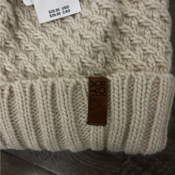 NWT Roxie Blizzard Beanie - Picture 2 of 4